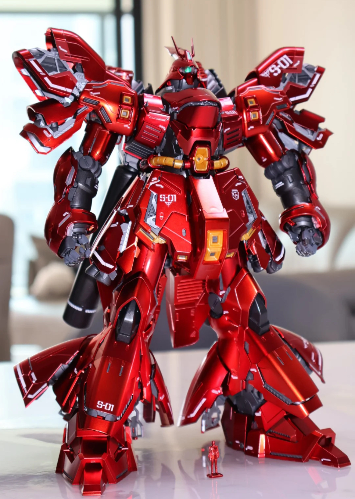 MG Char's Zaku II (Chrome Plated) Handcrafted Finished Model - 图片 2