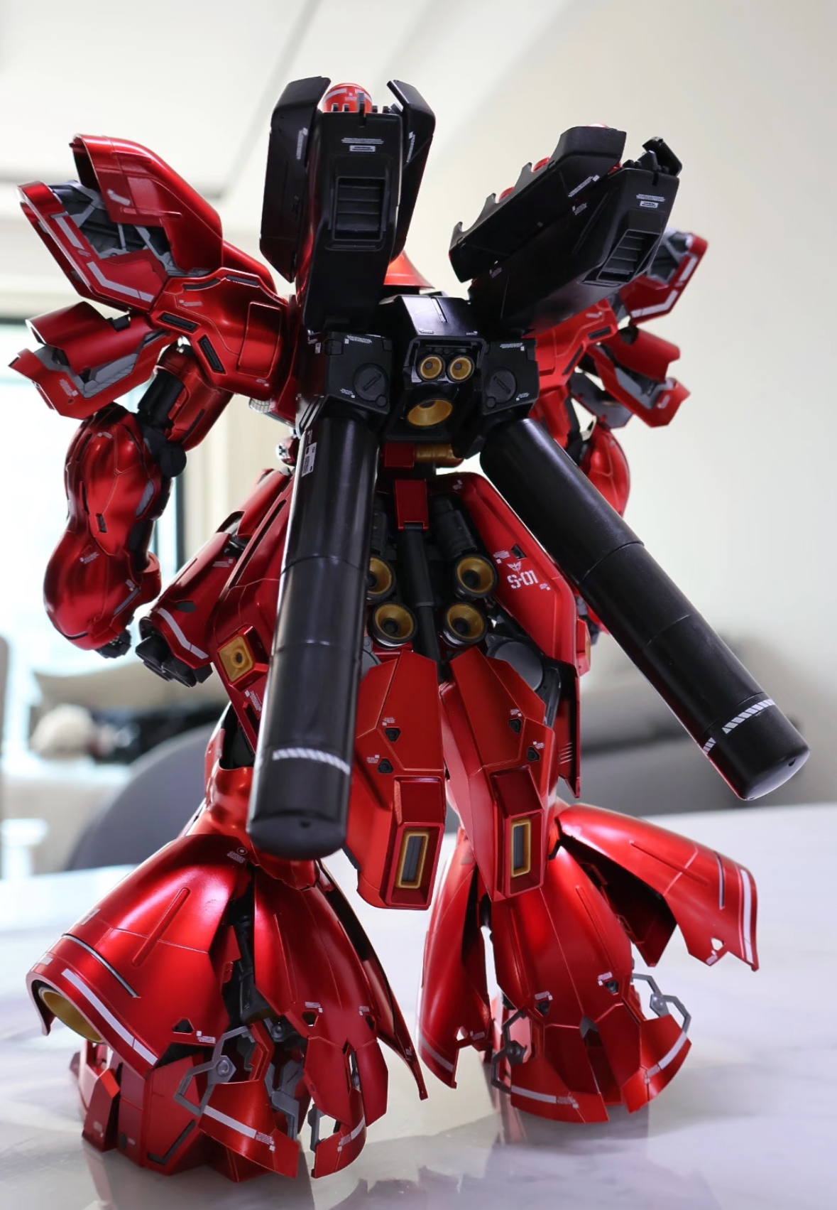 MG Char's Zaku II (Chrome Plated) Handcrafted Finished Model - 图片 4