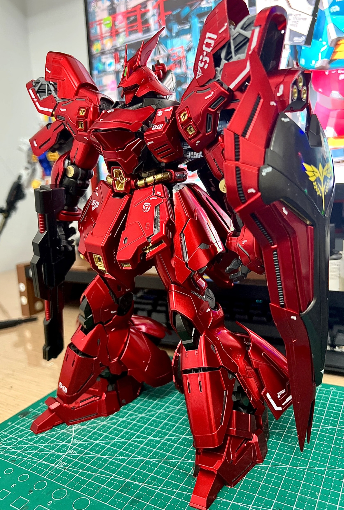 MG Char's Zaku II (Chrome Plated) Handcrafted Finished Model - 图片 7