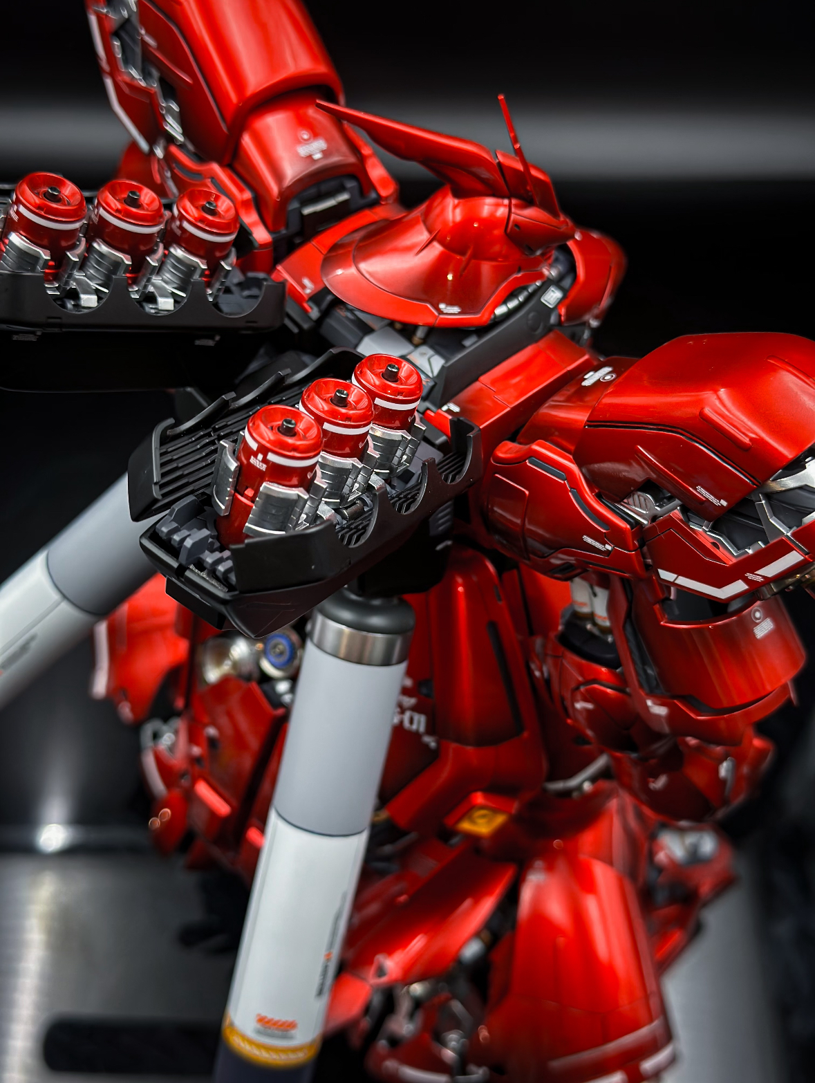 MG Char's Zaku II (Premium Chrome Custom) Handcrafted Finished Model - 图片 6