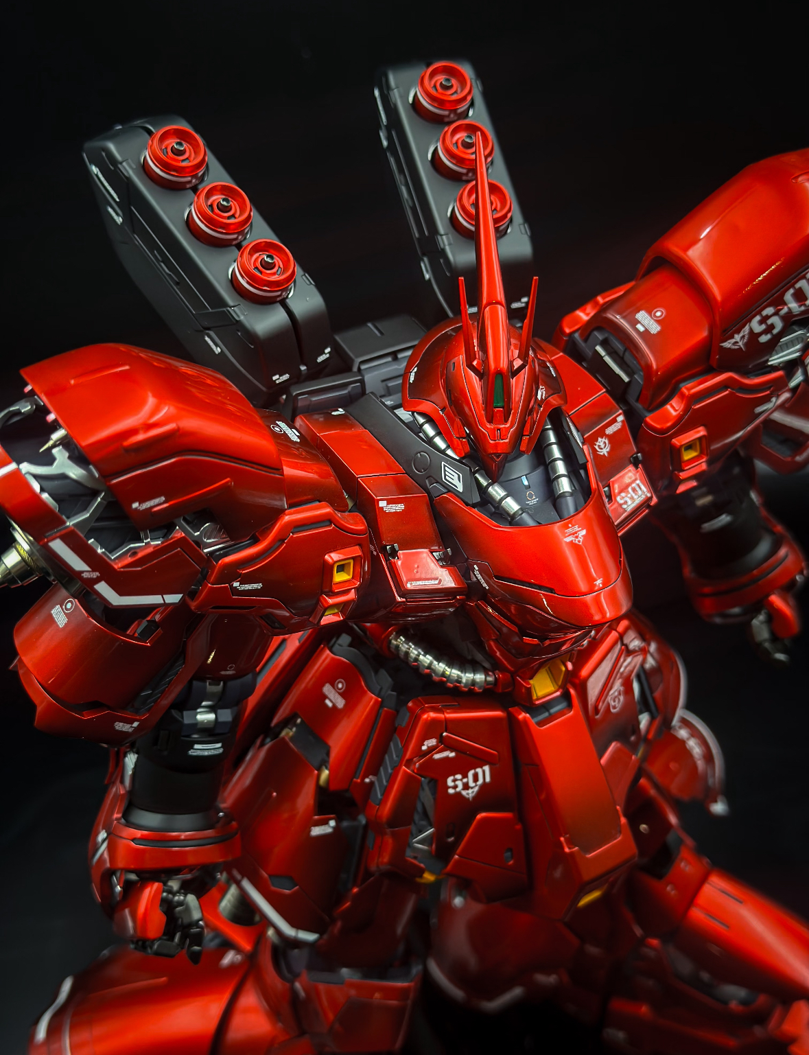 MG Char's Zaku II (Premium Chrome Custom) Handcrafted Finished Model - 图片 4
